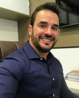 Carlos R.